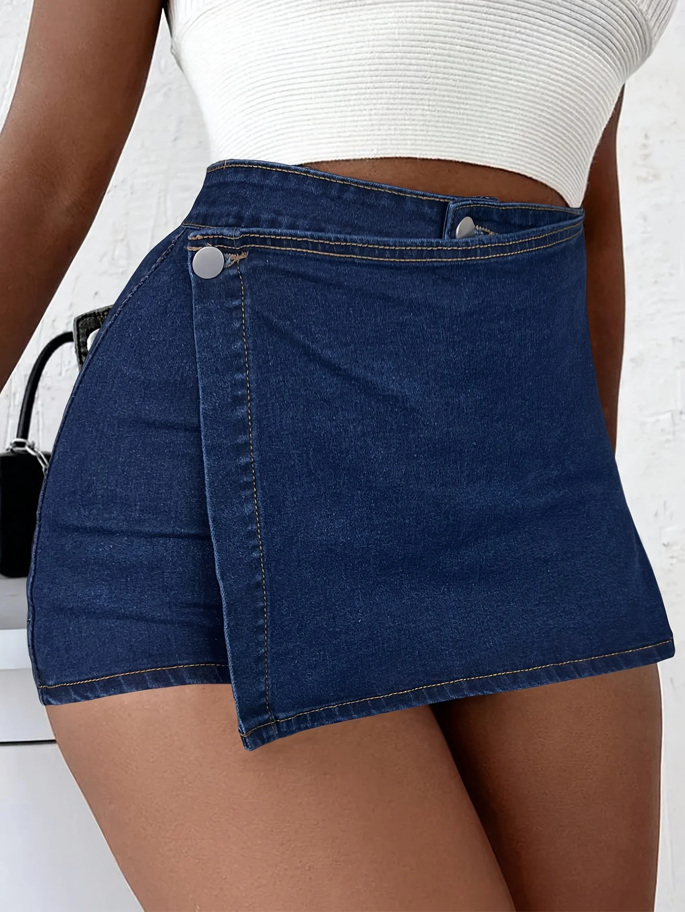 

Женские эластичные джинсовые шорты-кюлоты с высокой талией — синие повседневные шорты приталенного кроя с деталями боковых пуговиц, джинсовые шорты с высокой талией