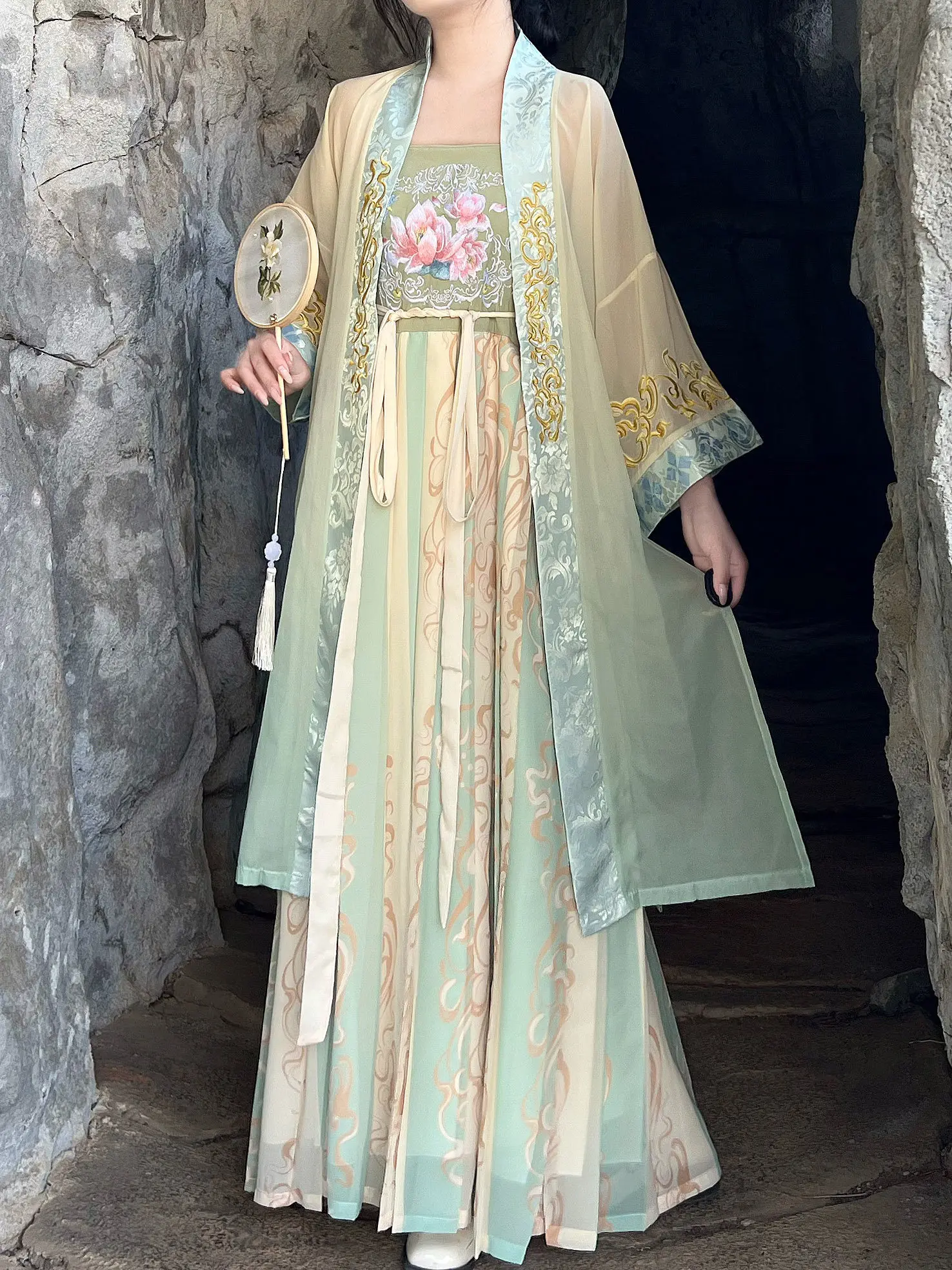 Original authentic Chinese style gradient Song Dynasty Hanfu, 2-piece Hanfu set, jacket and skirt, print and embroidery combined