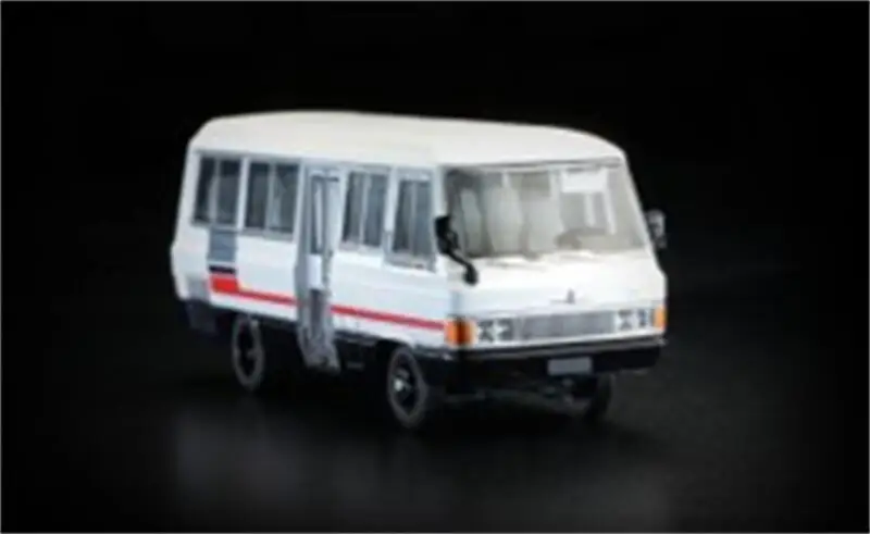 

Предпродажа Xcartoys 1:64 Hongqi CA630, литая под давлением модель автомобиля, коллекция миниатюрных моделей