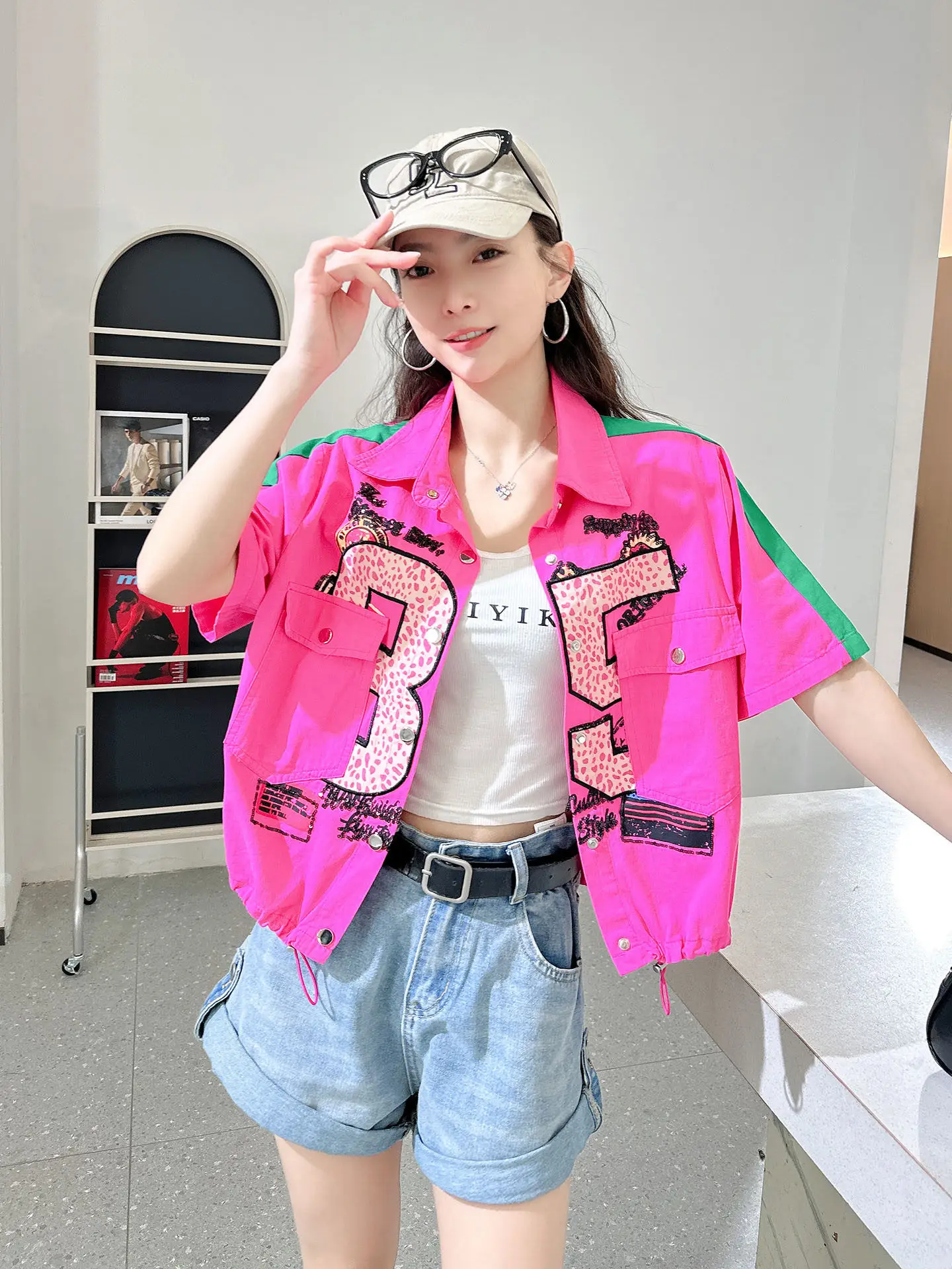 

2026 Fashion Trend Designer Color Block Splicing Graffiti Short Sleeve Shirt Women Summer Cropped Loose High-end Streetwear