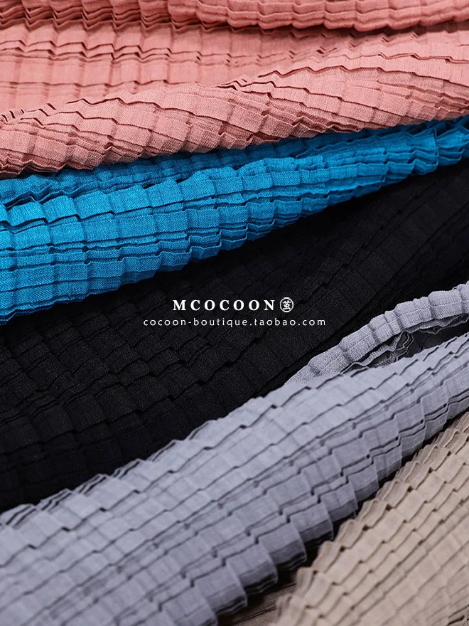 Miyake Plissierter Einreihiger Hemdmantel mit Stehkragen, Langarm-Cardigan, Designer-Luxuskleidung – Detail 9