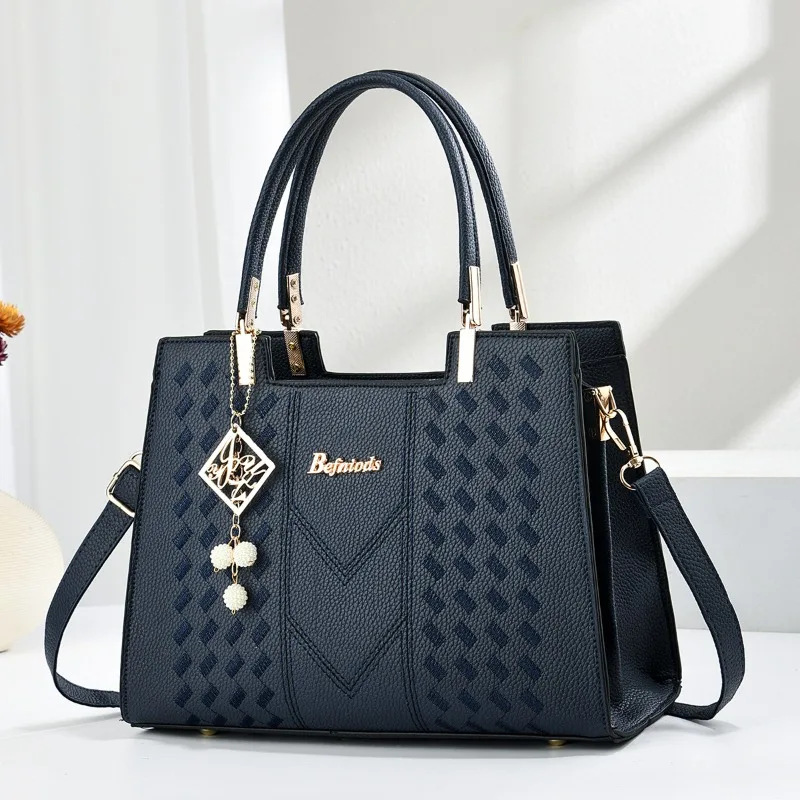 

Fashionable Embroidered Large Capacity Women's Handbag Hot Sale of The Season New Korean Style Handbag Shoulder Bag Tassel Penda
