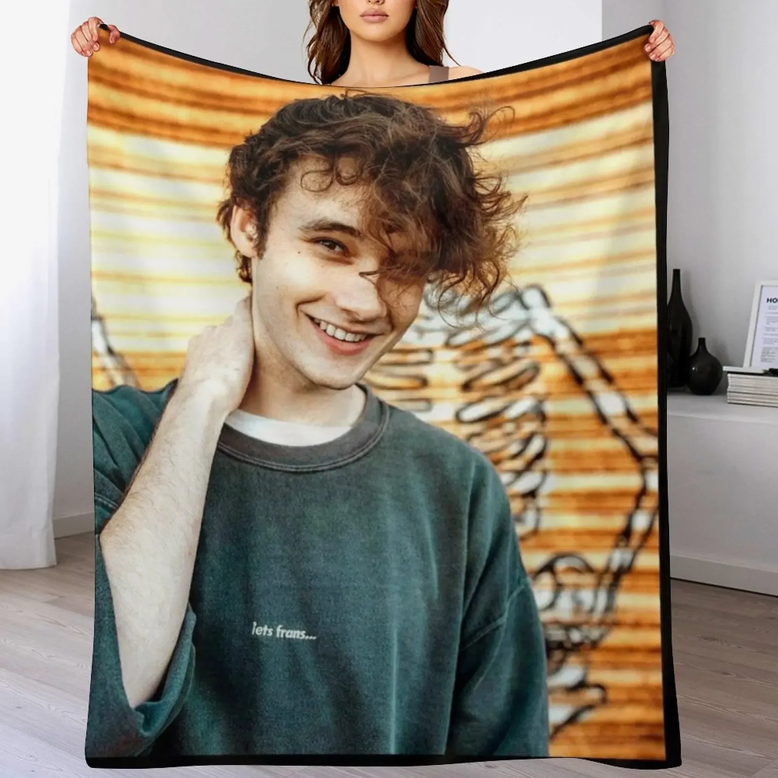 Wilbur soot Throw Blanket Cozy Home Blanket Gift for Christmas Holiday