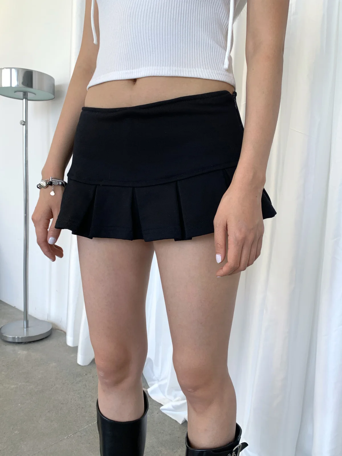 

New 2024 Women Spicy Girl Summer Pleated Short Skirt High Waist Slim A-Line Chic Sweet Stunning Fashion Design Trendy Stylish