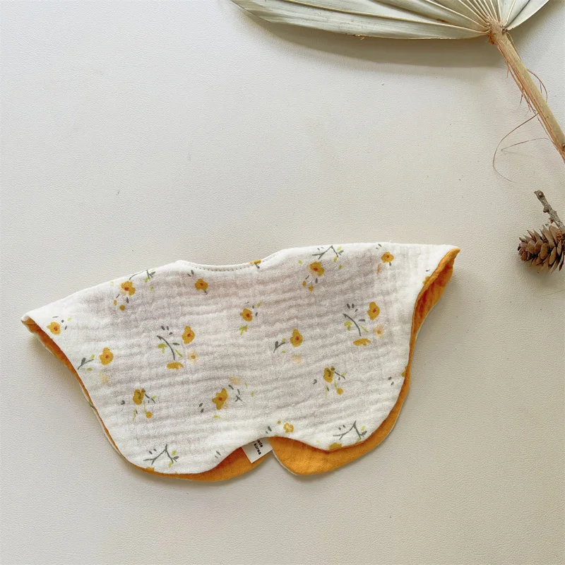 Baberos de algodón de gasa con pétalos para bebé, 3 uds., estampado para recién nacido, niño y niña, paño para eructar de alimentación de 0 a 2 años, toalla suave para Saliva, Bandana