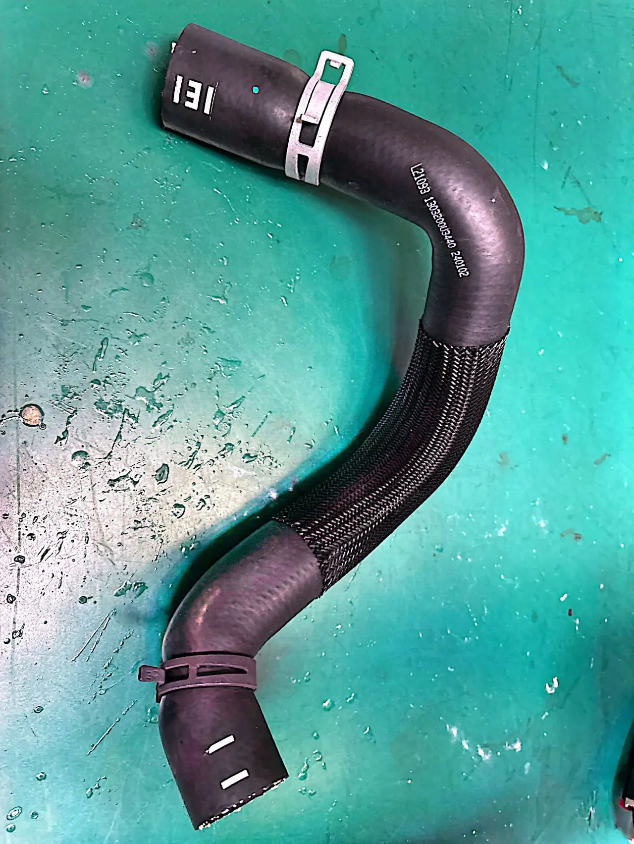 

Фирменная сборка водяного шланга для легкового автомобиля, модель S4, производство OEM 1303200U3440, продажа с завода