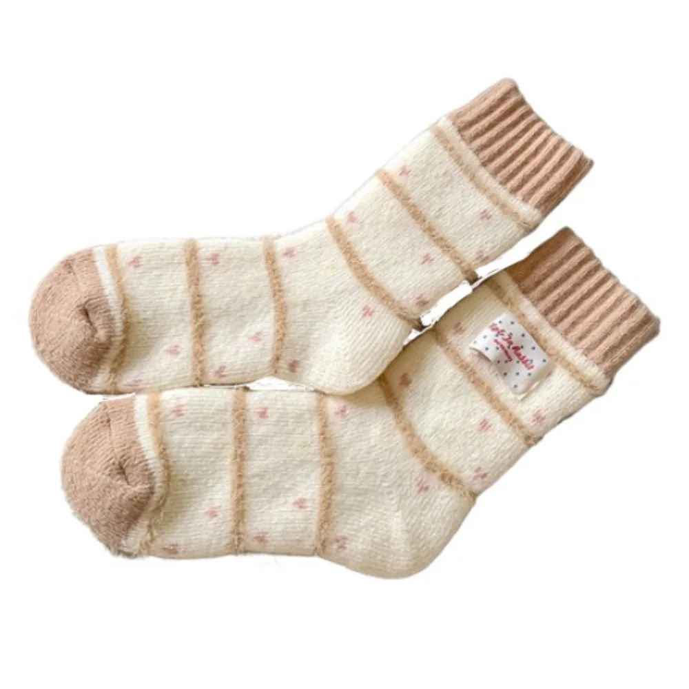 

Fashionable Candy Color Women's Socks Absorb Sweat Thicken Mid Tube Socks Anti Odor Striped Fluffy Plush Socks Autumn Winter