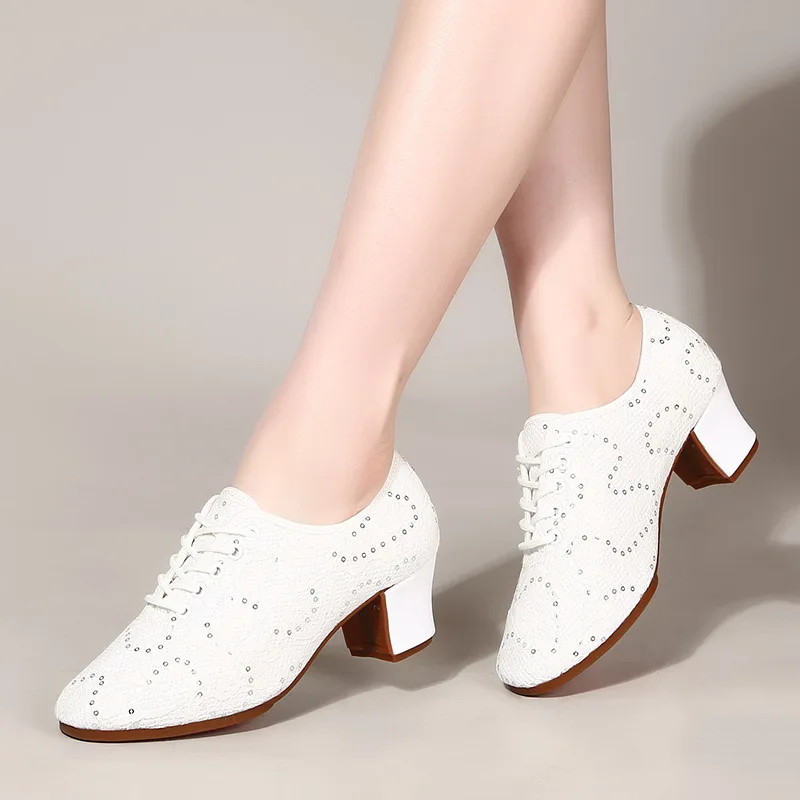 

Женские танцевальные туфли с низким берцем и мягкой подошвой на среднем каблуке, дышащая обувь для выступлений для современных танцев