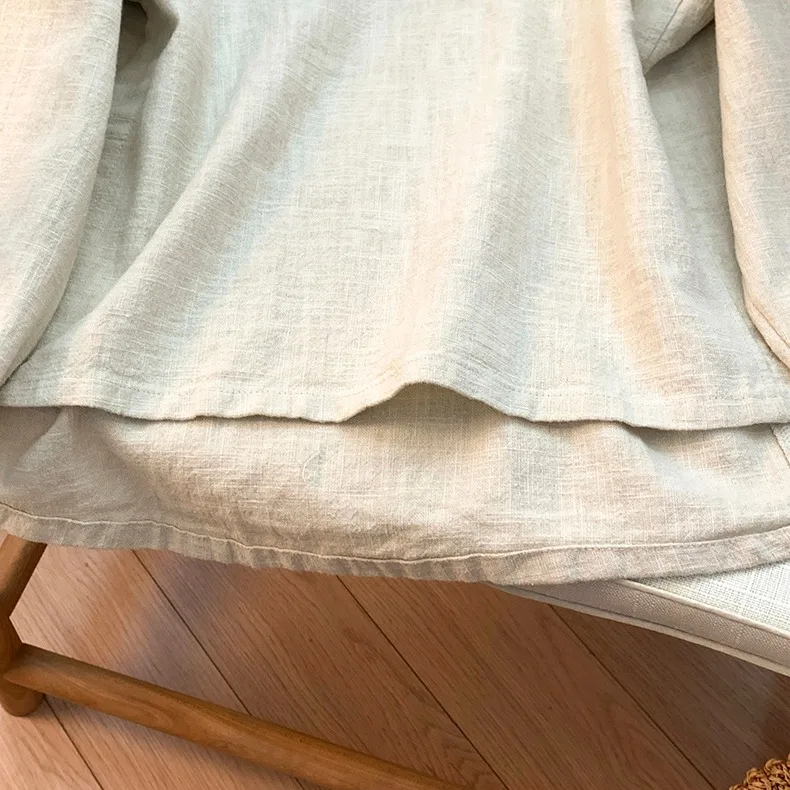 ربيع جديد Sle فضفاض طويل Sve القطن الكتان irt الرجعية زر الوقوف طوق الجانب زلة الشاي زي تي شيرت لون نقي العصرية