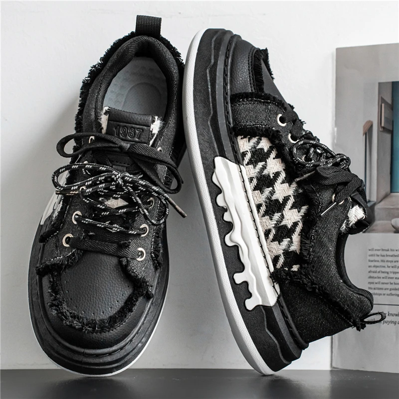 All Black Minimalist Men Walking Sneakers Light Non Slip Wear Resistant Universal Matching  Daily Work Outdoor Sports Trainers