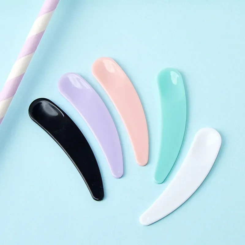 100pcs/lot Mini Cosmetic Spatula Scoop Disposable Mask White Black Green Purple Plastic Spoon Makeup Tool 5.5cm