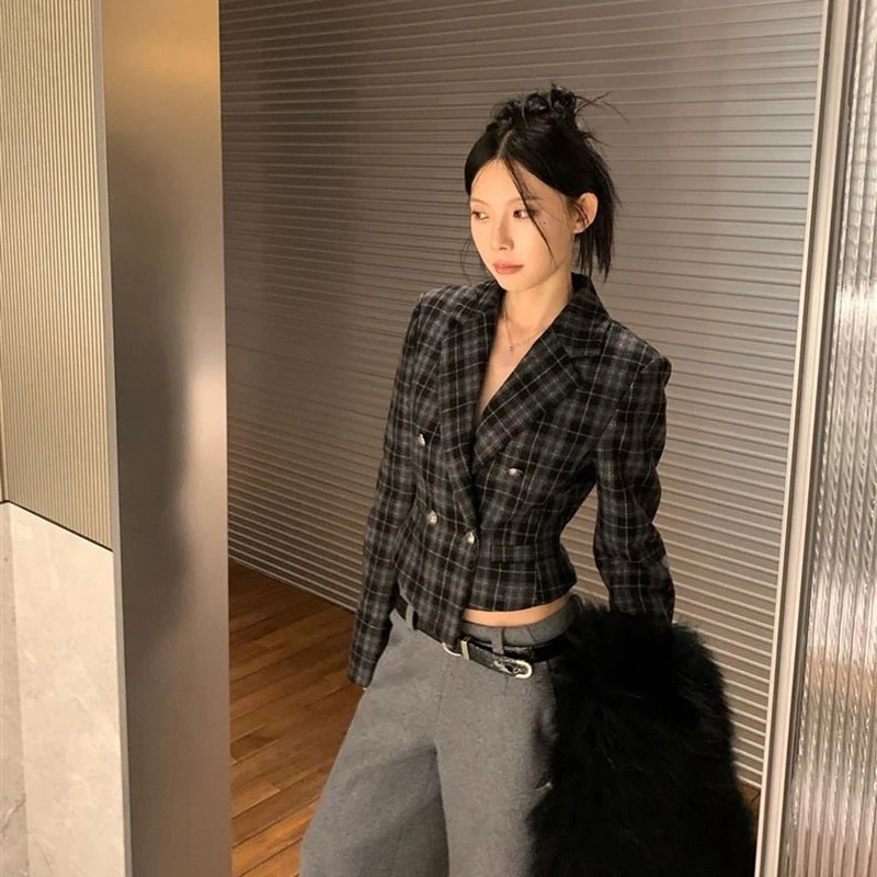 سترات كلاسيكية منقوشة مقصوصة للنساء إنجلترا أنيقة للمكتب للسيدات سترة ضيقة مناسبة للخريف بأكمام طويلة معاطف غير متماثلة بأزرار #5