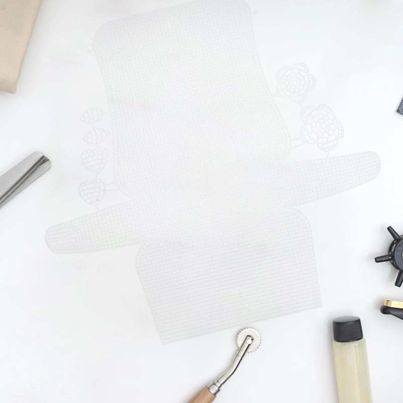 

2Sets Crafting Knitting Sheets Plastic Mesh Sheet for DIY Handmade Bags Sewing Sheets with Well Defined Shape