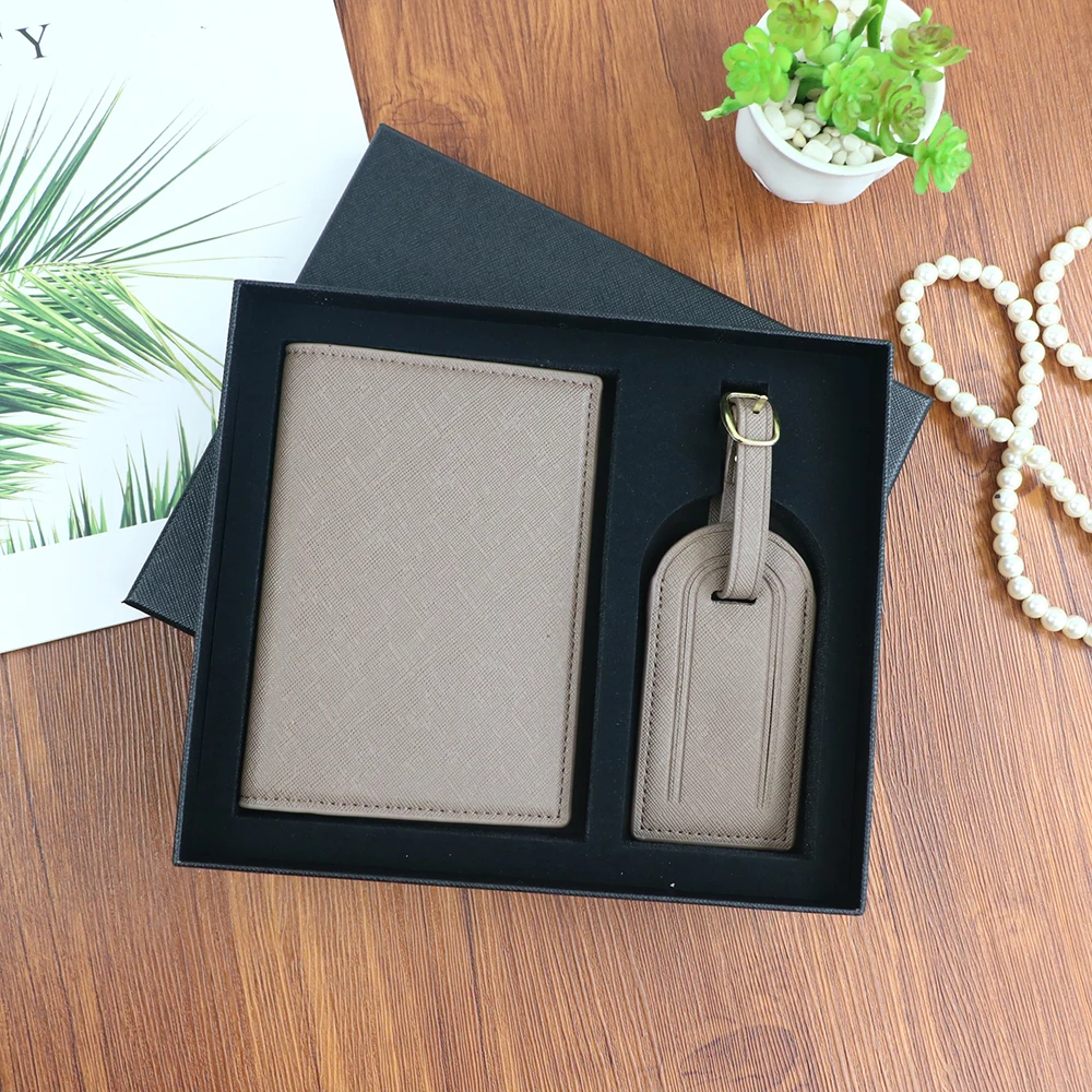 Personalisiertes Namensset, Unisex Safiano PU-Leder Reisepasshülle und Gepäckanhänger Geschenkbox – Detail 7