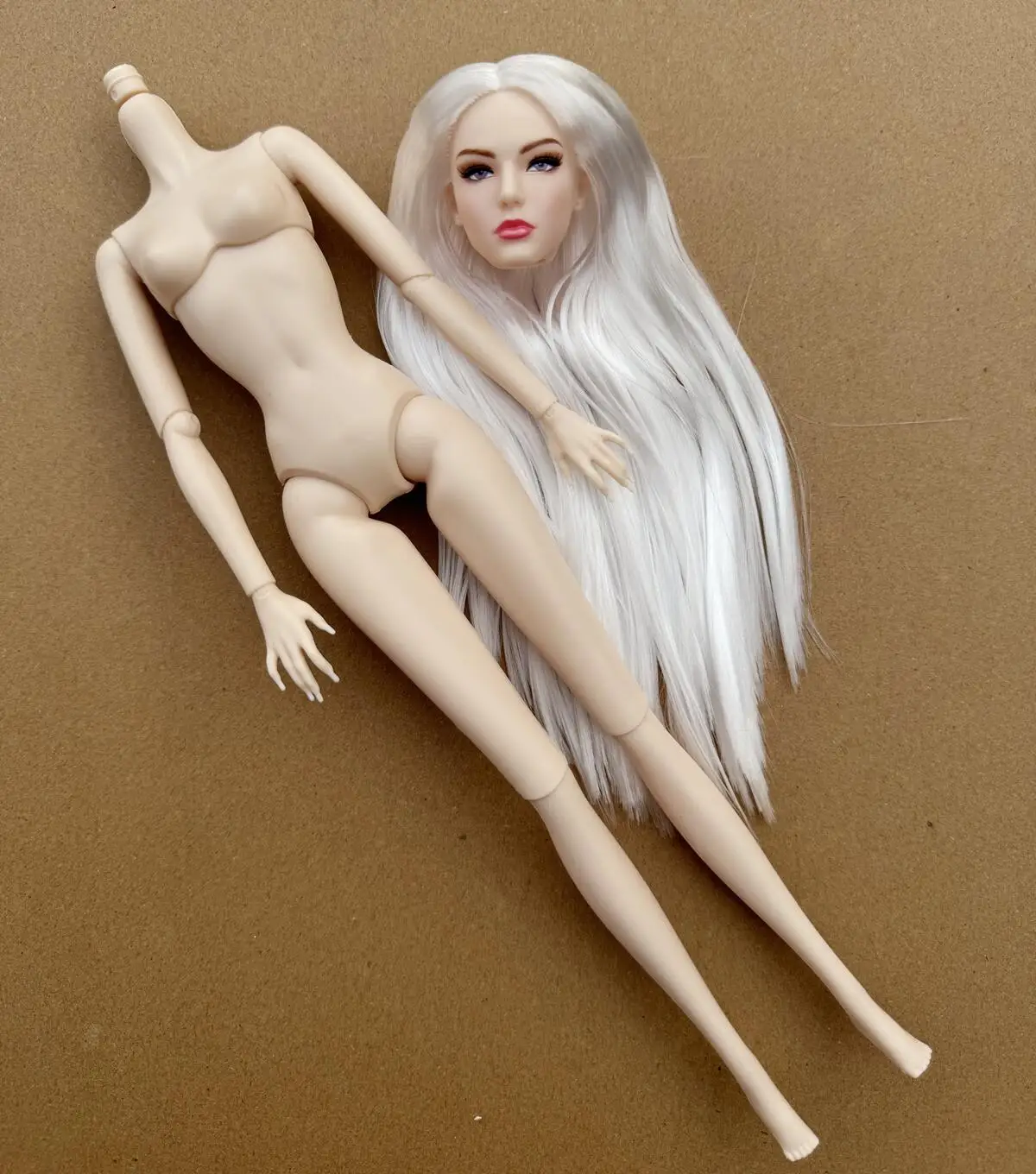 1/6 Maßstab Super-Modell-Puppe mit Gelenken, Beweglichem Körper, Weißer, Beiger, Braunem Hautton, Weibliche Modepuppe zum Spielen und Verschenken – Detail 21