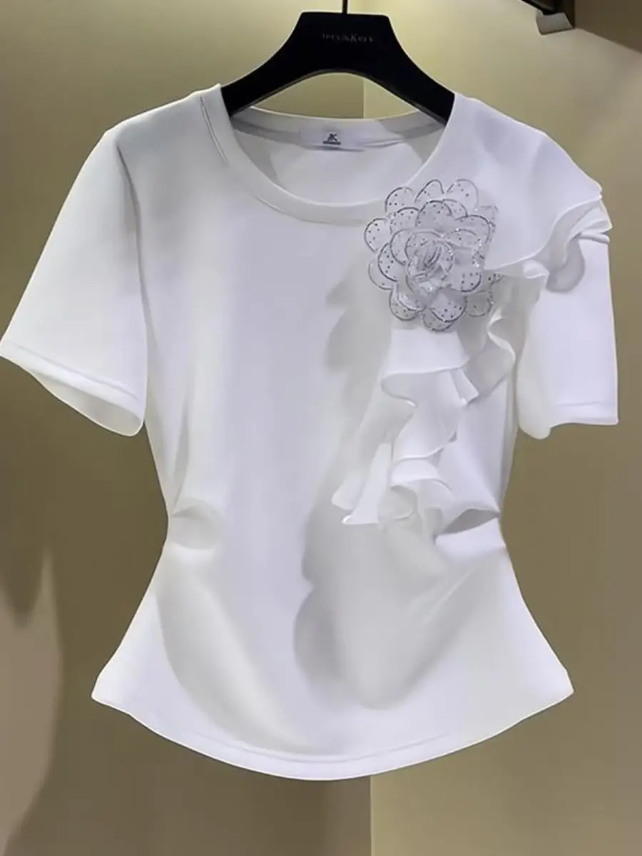 conjunto-de-duas-pecas-de-verao-camiseta-branca-de-manga-curta-com-gola-redonda-e-estampa-floral-ajuste-slim-novo-estilo