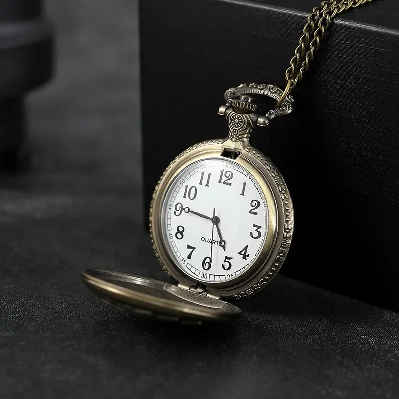 Best Gifts Luxury Quartz Pocket Watch Design Playing Card Necklace Pendant Pocket Watch Clock for Mens Womens