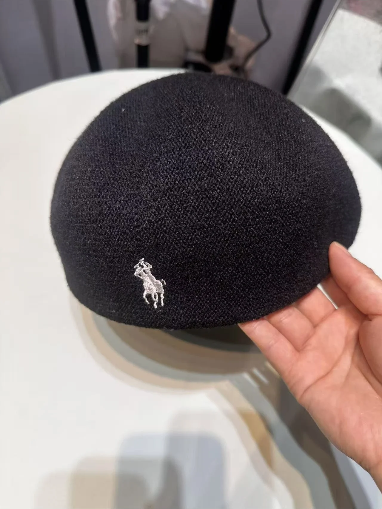 Damen-Baskenmütze mit Stickerei, dünne, wendbare Wintermütze, einfache Retro-Backer-Jungenmütze, vielseitige modische Mütze für Damen