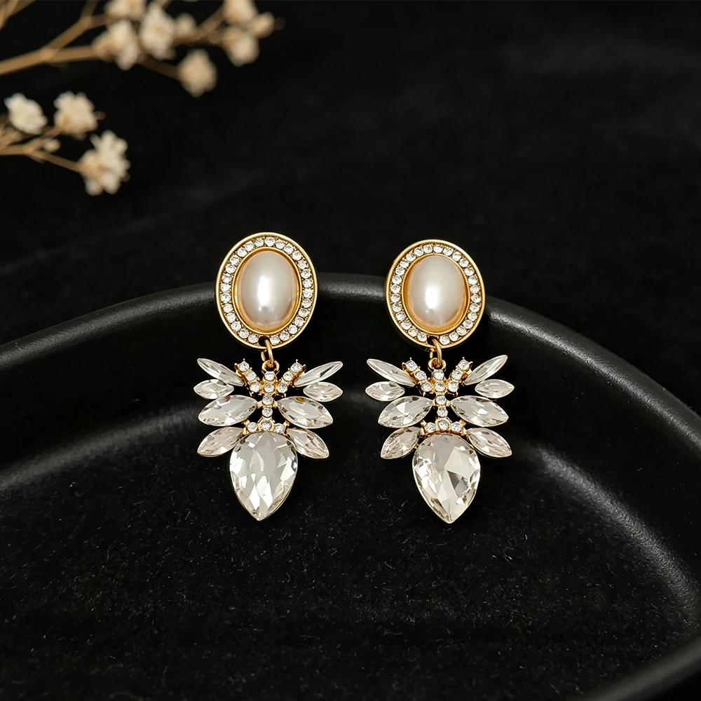 European and American Style Long Pearl and Rhinestone Clip-On Earrings, Gold Frame Oval Faux Pearl Marquise Rhinestone Pendant Earrings, Women's Party Earrings