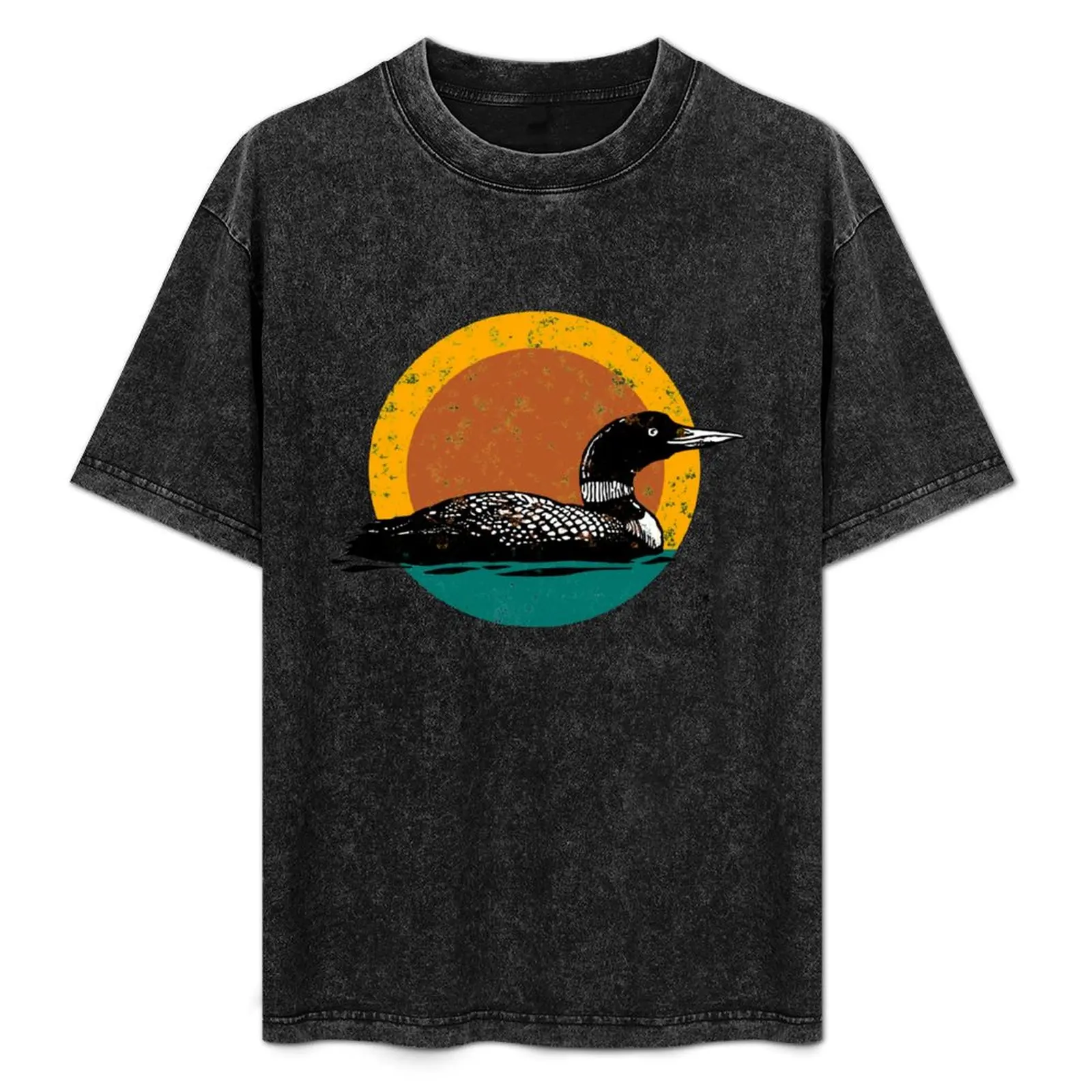 

Loon Sunset- Faded Look with Retro Colors T-Shirt Stylish Print Short Sleeve Tee