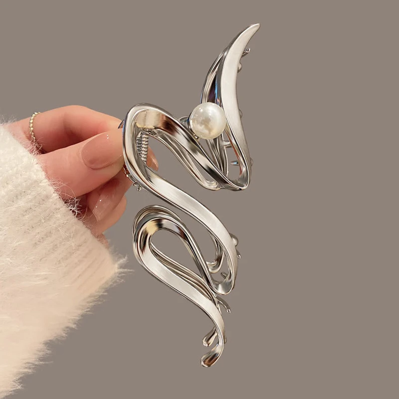 WANZHI New Geometric Metal Hair Claw Clips Crab pins for Women Korean Fashion Large Pearl Shark Clip Party  Accessories