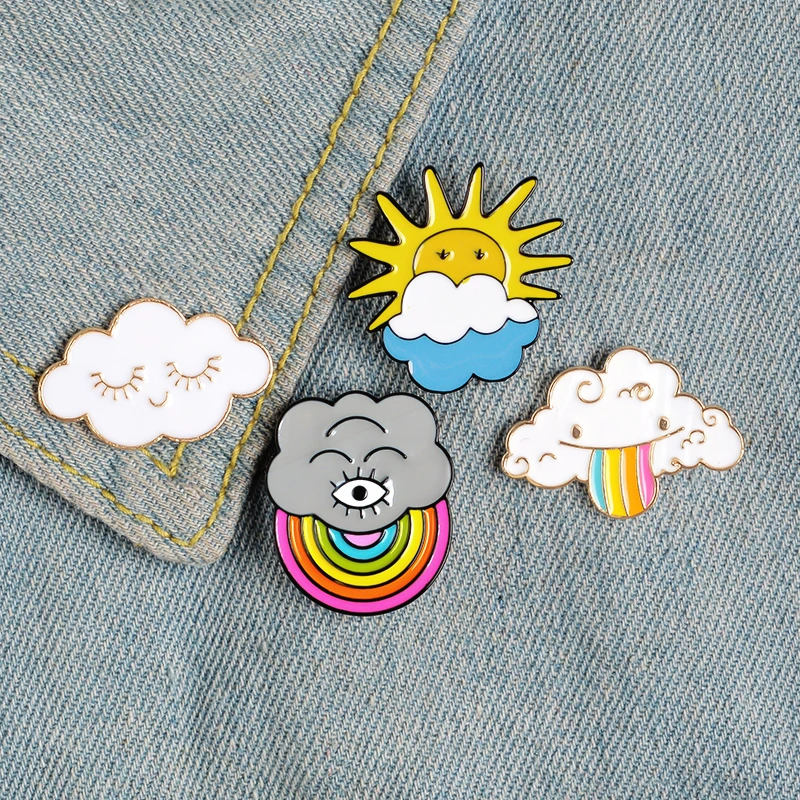 Emaille Pins Wetter dunkle Wolke weiße Wolke Kiefern Tasche Anstecknadeln Abzeichen Schmuck Geschenk für Kinder Cartoon niedlichen Regenbogen lächelnden Wolken