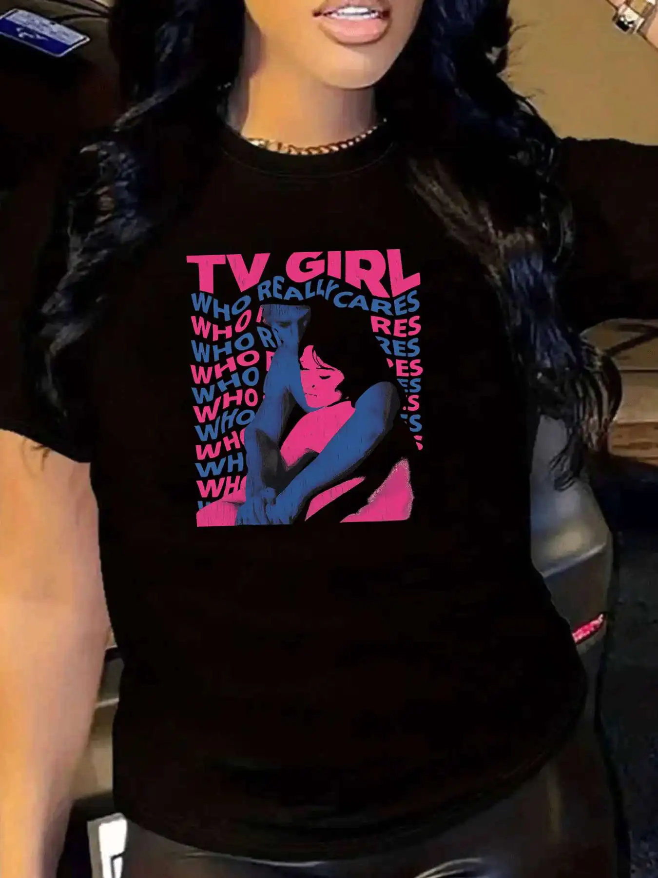 【1144126】تيشيرت نسائي بمقاس كبير ورقبة دائرية وأكمام قصيرة مع نصف كم مرن ومطبوعات عصرية #1