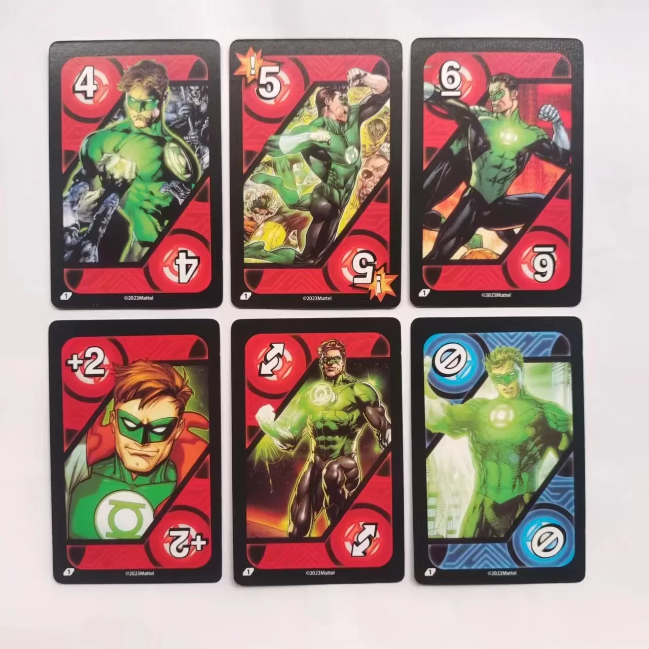 UNO Ultimate Marvel Card Game with 4 Collectible Foil Cards, Character-Themed Decks & Special Rules