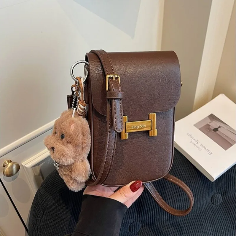 

Female Lightweight Shoulder Bag Comfortable For Long Hours Wear Urban Adventures Easy Carry