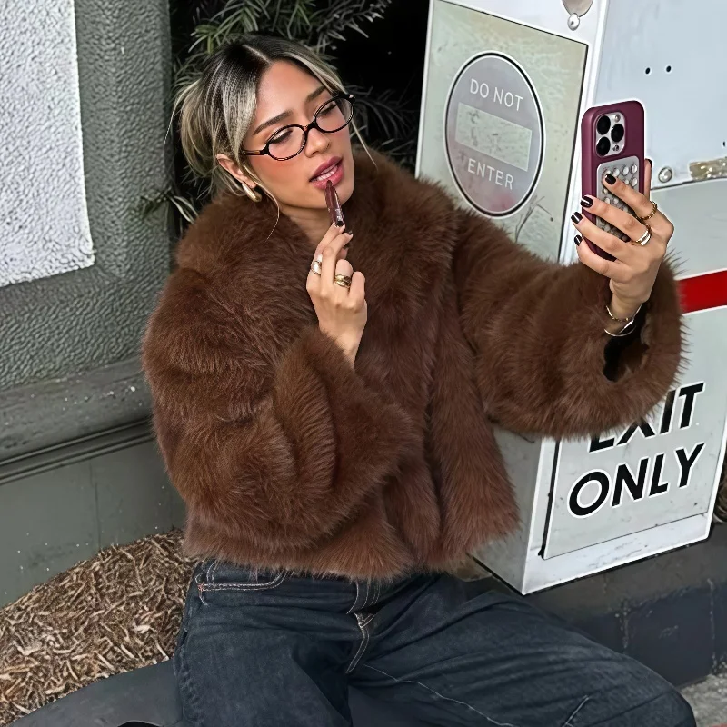 여성용 짧은 플러시 재킷 두꺼운 따뜻한 인조 모피 코트 겨울 푹신한 염색된 여우털 외투 추운 날씨 패션