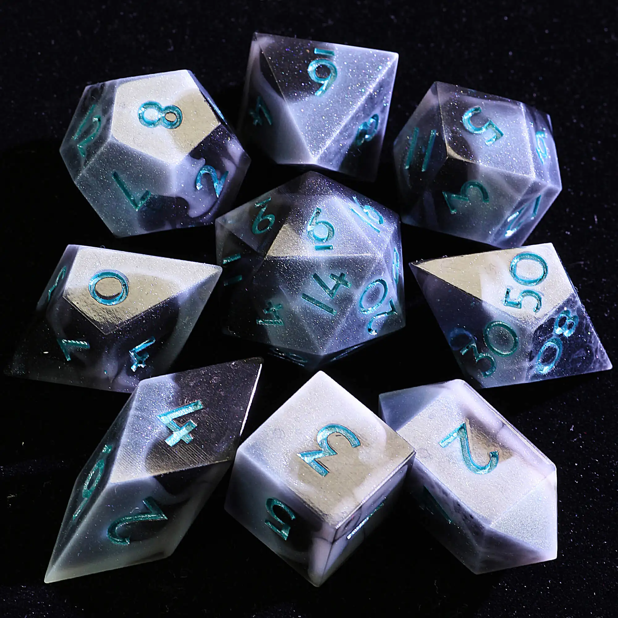 

Набор из 9 многогранных полимерных кубиков для D&D: Onyx Miasma