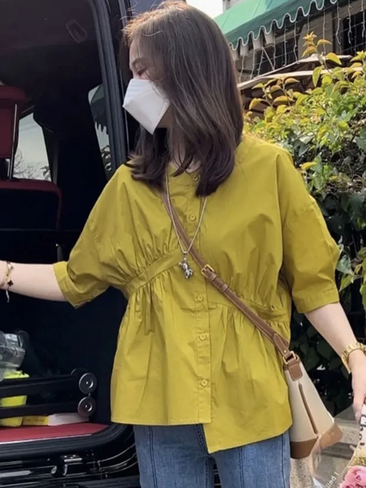 

Летняя женская рубашка 2026 года свободного кроя с коротким рукавом, круглым вырезом, асимметричным дизайном и эффектом стройности