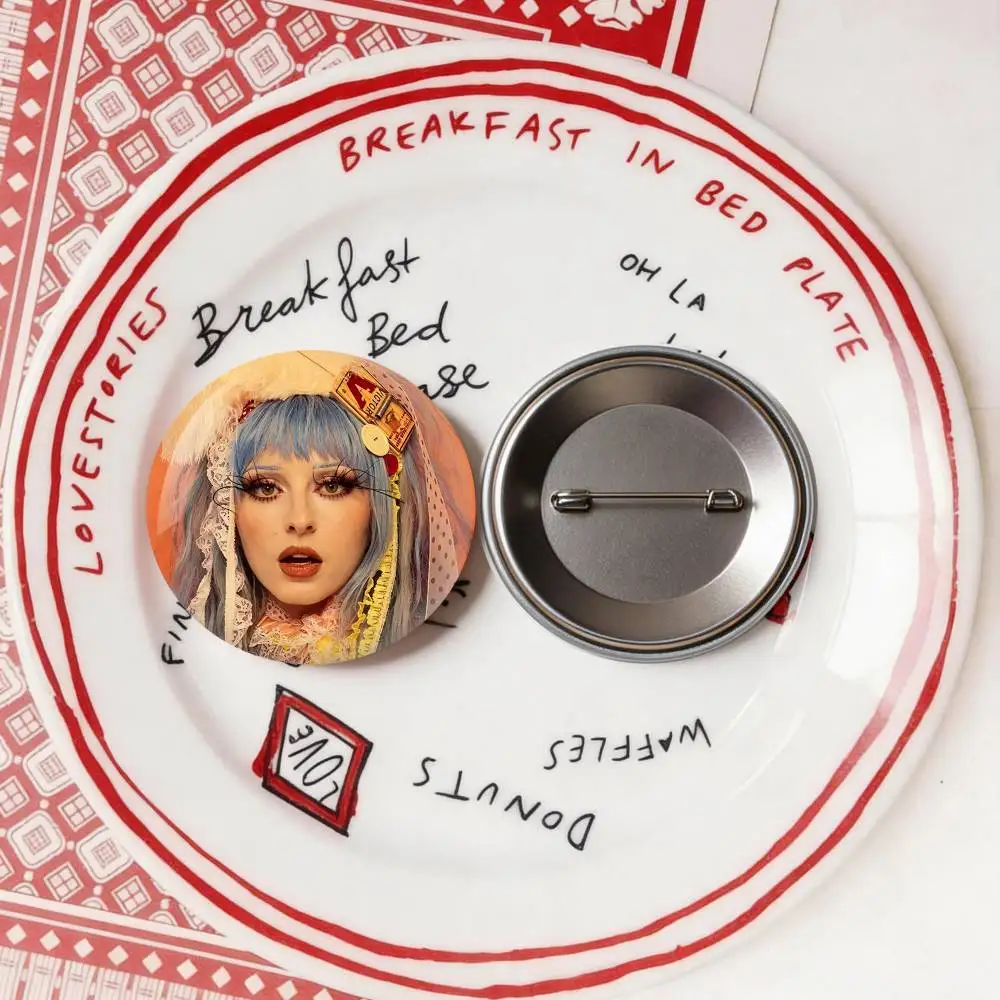 Rap A-AshnikkoS S-Smoochies Badge Tinplate Soft Button Pin Brooch Metal Badge Custom Jewelry Accessories Hat Bag Lapel