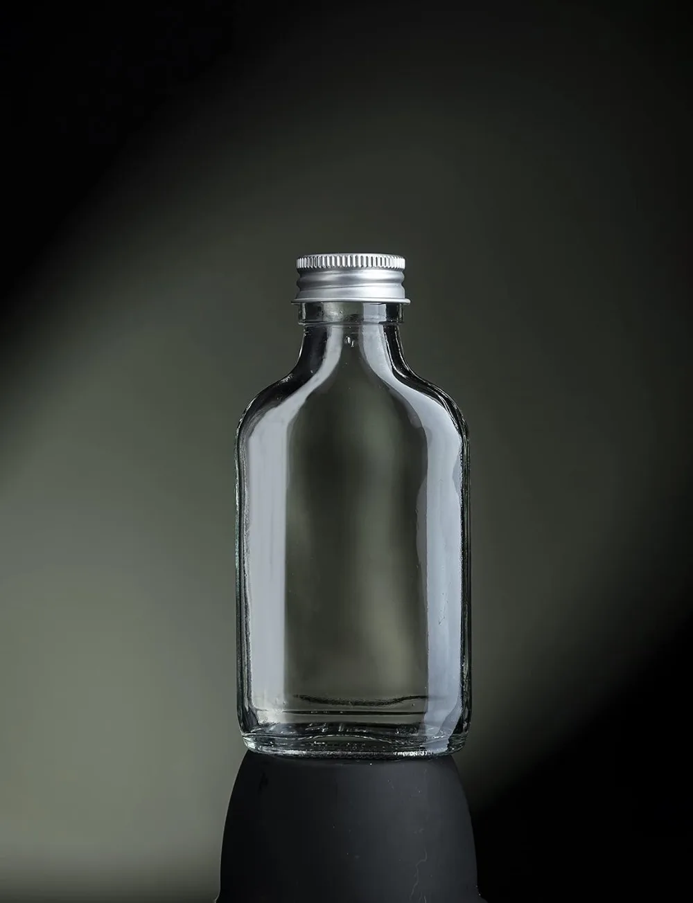 200ml Glass Flask Bottles with Screw Tops 8Pcs Reusable Twist-Off Lids Airtight Glass Bottle for Home Made Sloe Gin Liqueur