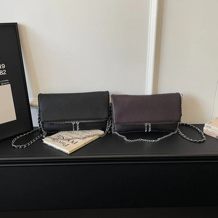 

2026 New Women's Fashion Personalized Shoulder Chain Bag Messenger Bag Design Simple and Convenient Retro Envelope Bag