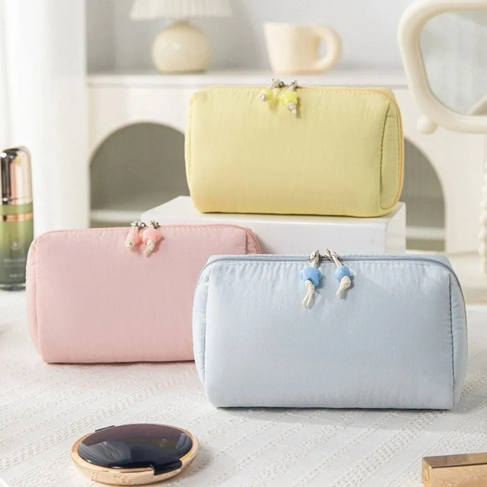 

Large Capacity Makeup Storage Bag Waterproof Portable Nylon Lipstick Bag Multiple Colors Partitioned Macaron Color Toiletry Bag