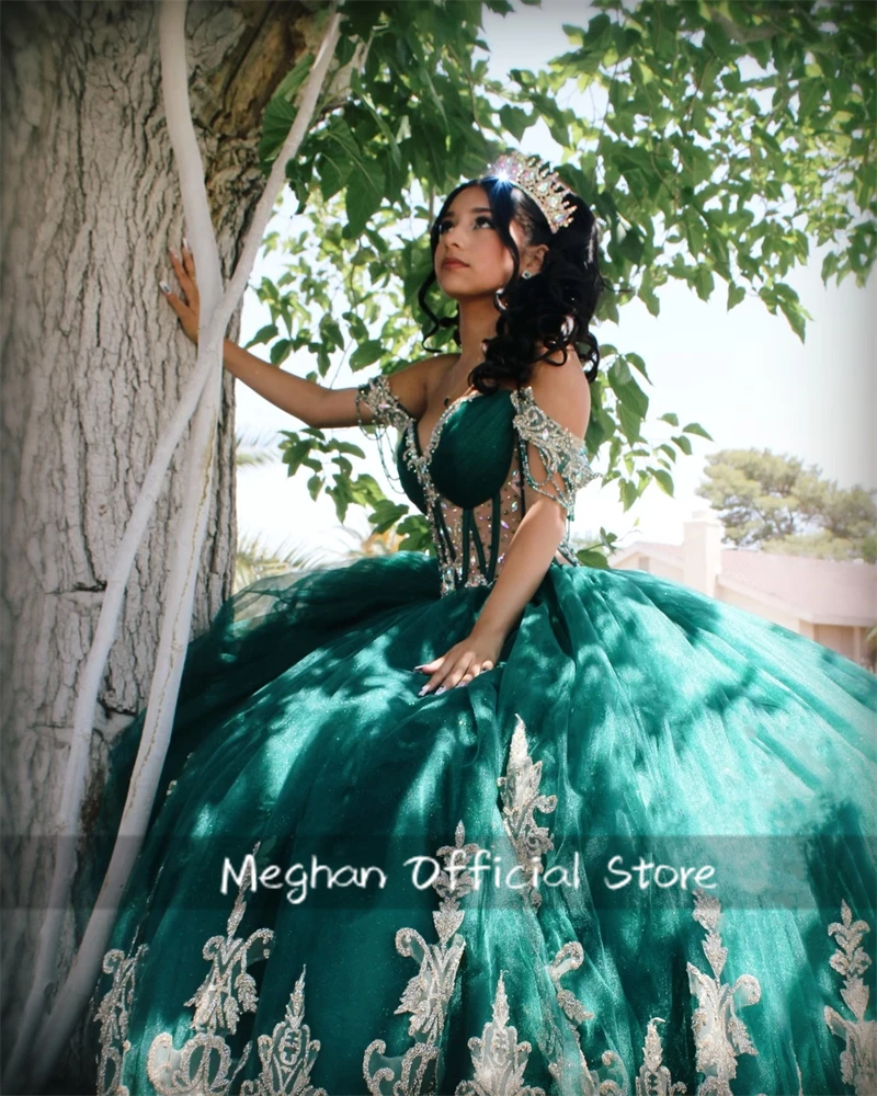 المكسيك الأخضر قبالة الكتف فستان Quinceanera 2025 يزين فستان الحفلة الراقصة عيد ميلاد الكرة ثوب كيب التخرج الحلو 16 15 مخصص