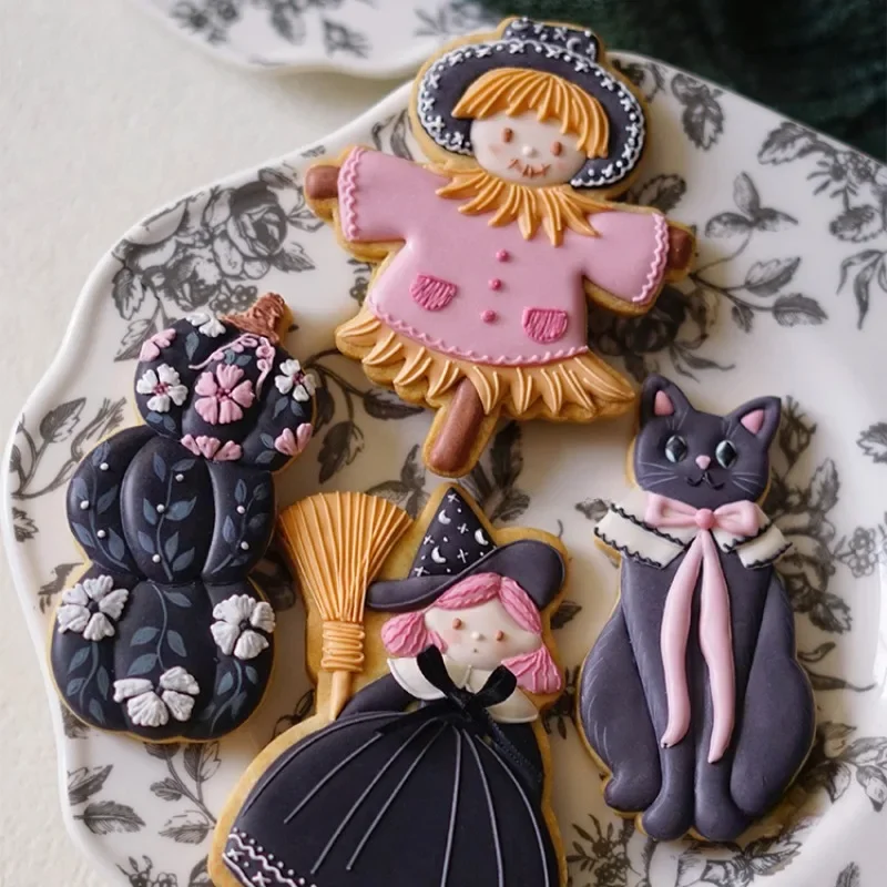 

Cartoon Halloween Biscuit Mold Black Cat Pumpkin Scarecrow Witch Shaped Fondant Biscuit Mold DIY Cake Decorating Baking Tools