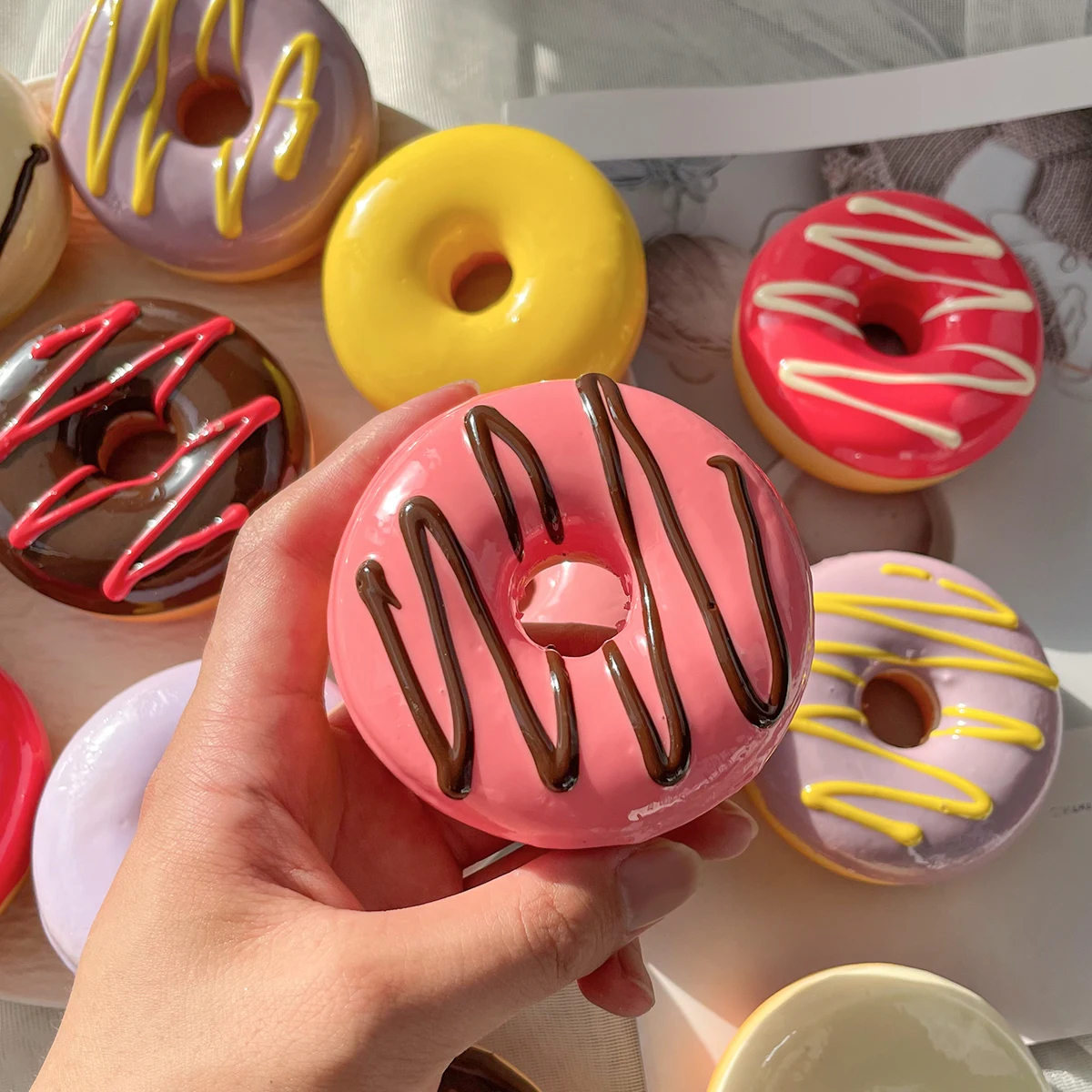 3-teiliges Set Künstliche Donuts, Fake-Donut-Modelle, Simulierte Desserts für Fotografie-Requisiten, Bäckerei-Schaufenster-Dekoration, Heimküchen-Deko – Detail 2