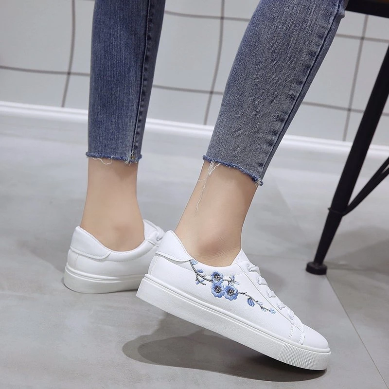 Shoes Women Running Spring Autumn Fashion White Breathable Embroidered Flower Lace-Up Casual Comfort Sneakers Zapatos De Mujer