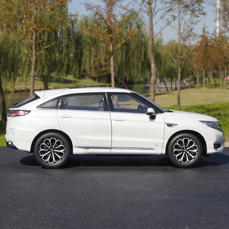

1:18 оригинальная модель автомобиля Honda URV 2023, новая модель автомобиля из сплава HONDA UR-V
