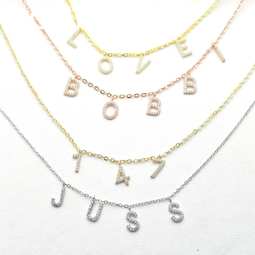 

lateefah персонализированное ожерелье DIY Letter Charm ювелирное изделие подарочное ожерелье крошечный кулон с початкой магазин кристалл циркон позолоченный