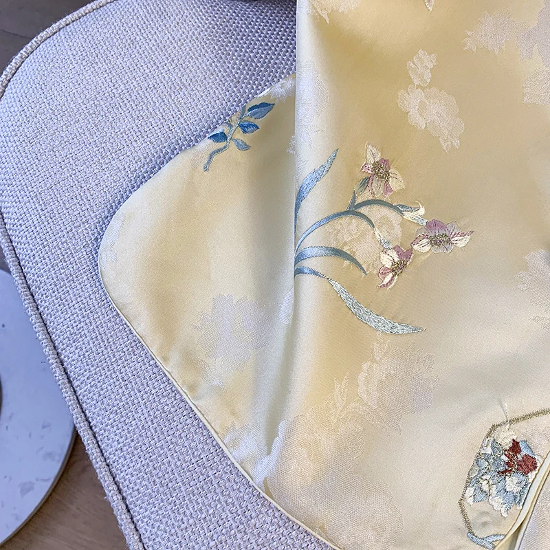 New Chinese Style Eastern Classical Heavyweight Satin Embroidery Stand Collar Button National Trend Hanfu Lady Vest view 4