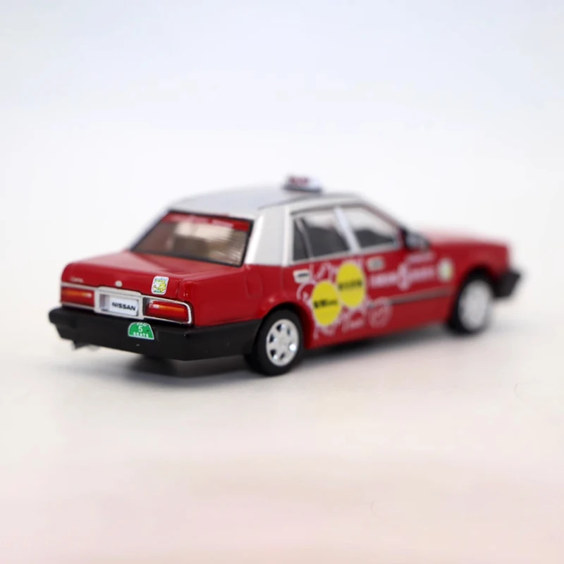 

Крошечный литой под давлением масштаб 1:64 Cedric Y31 такси из сплава, имитация модели автомобиля, статическая коллекция, украшенные праздничные подарки, игрушки, сувенирный подарок
