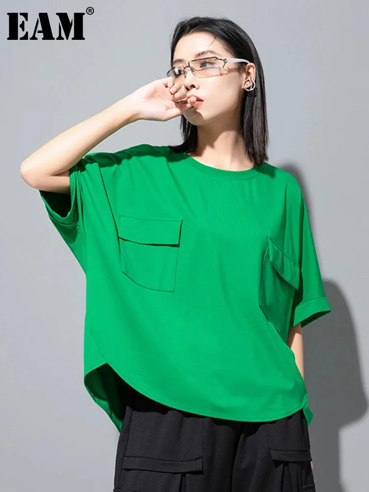 [EAM] Women Green Pocket Big Size Casual T-shirt New Round Neck Three-quarter Sleeve Fashion Tide Spring Autumn 2024 1DH5951