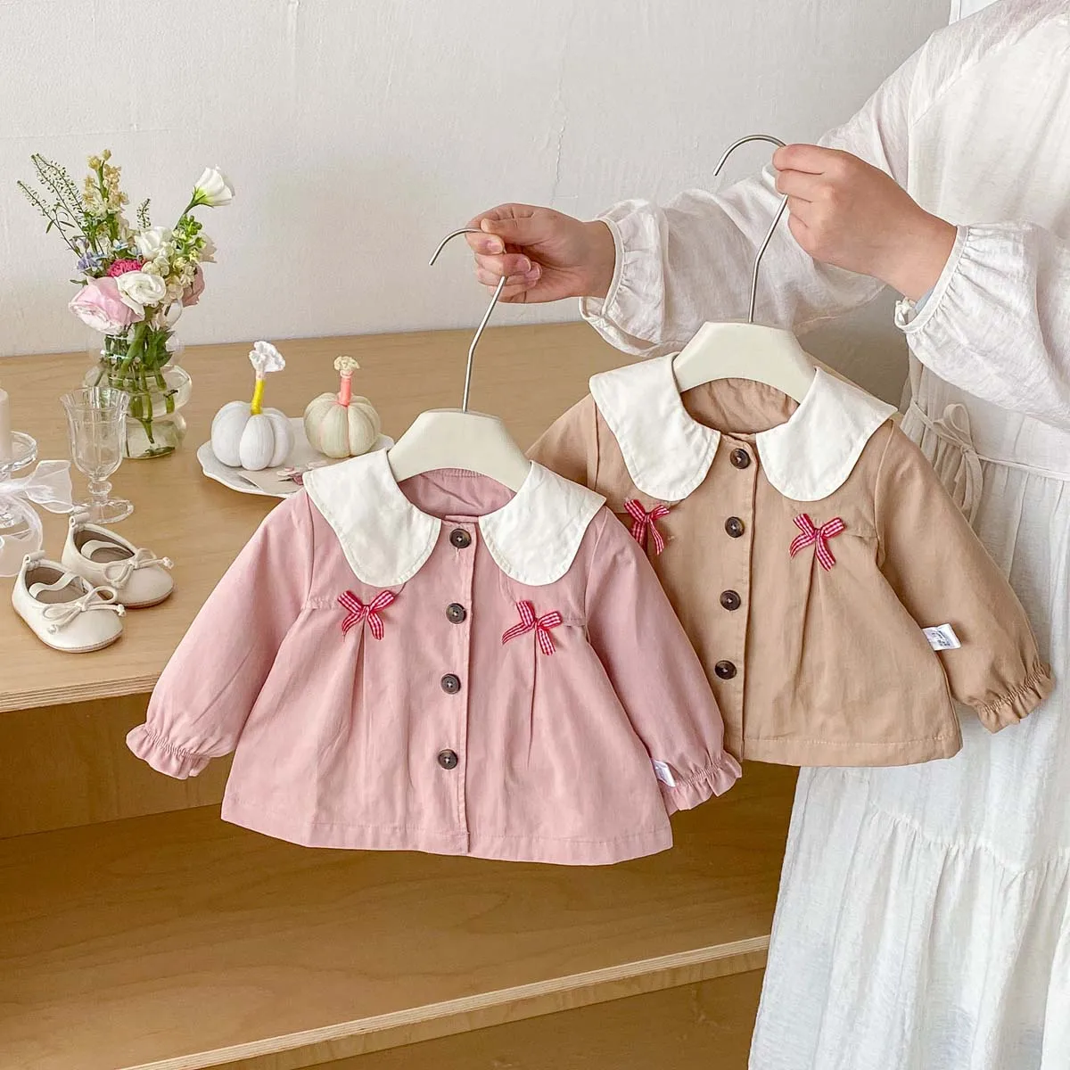 Girls' Spring and Autumn Trench Coat, Girls' Cute Lapel Bow-Decorated Cardigan Coat, Very Suitable for Outdoor Wear