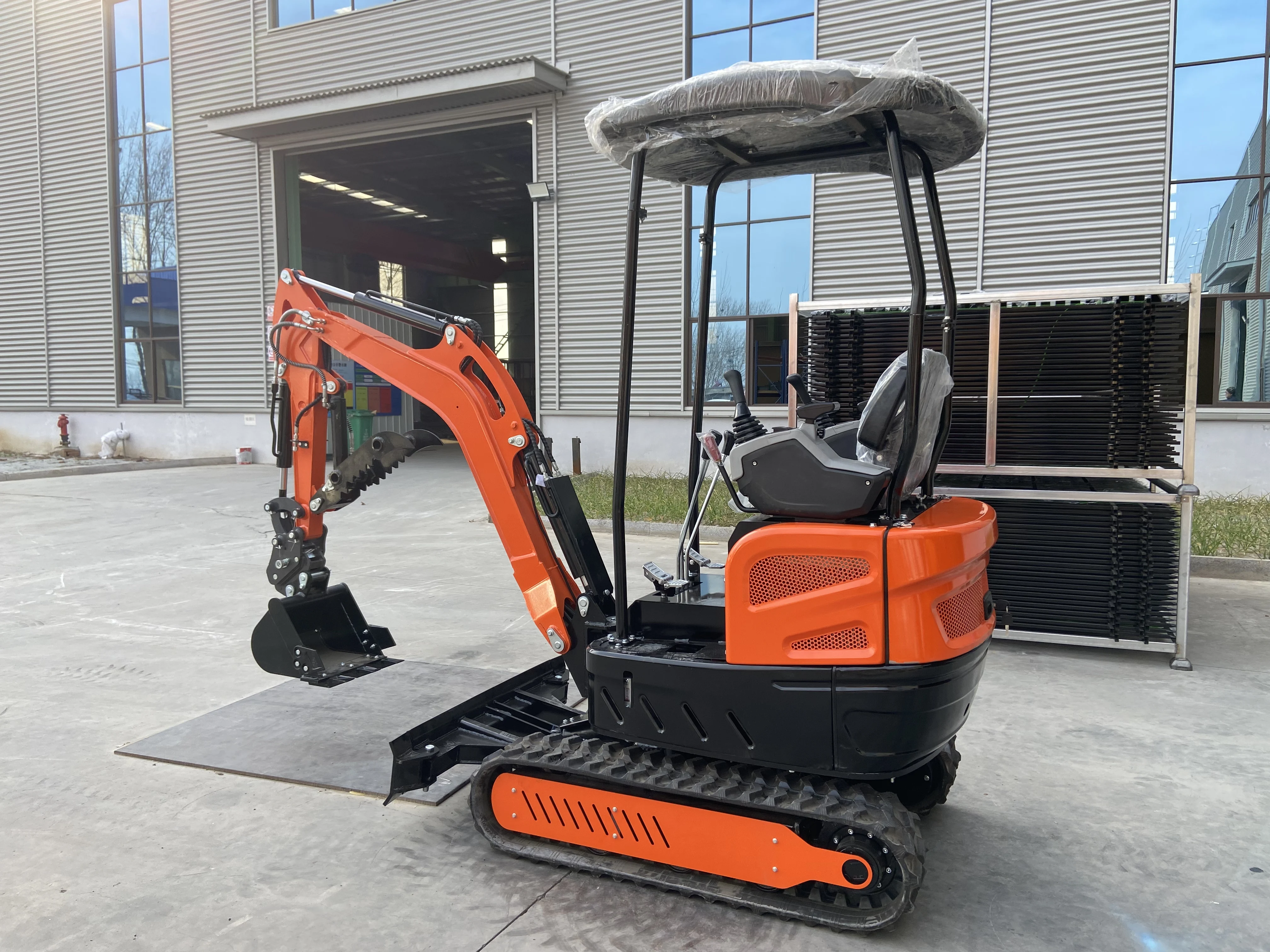 حفارة صغيرة عالية الجودة للبيع - نوع الزاحف، الاختيار العلوي للنباتات الصناعية وأعمال المزرعة #6