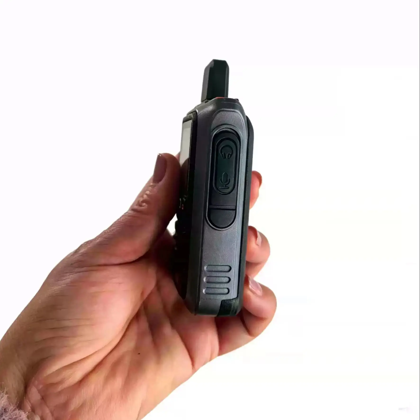 Portable Handheld Drone Detector 30MHz-6.4GHz Frequency Drone Detector 1-2km Range Support Russian English Handheld Drone Alarms