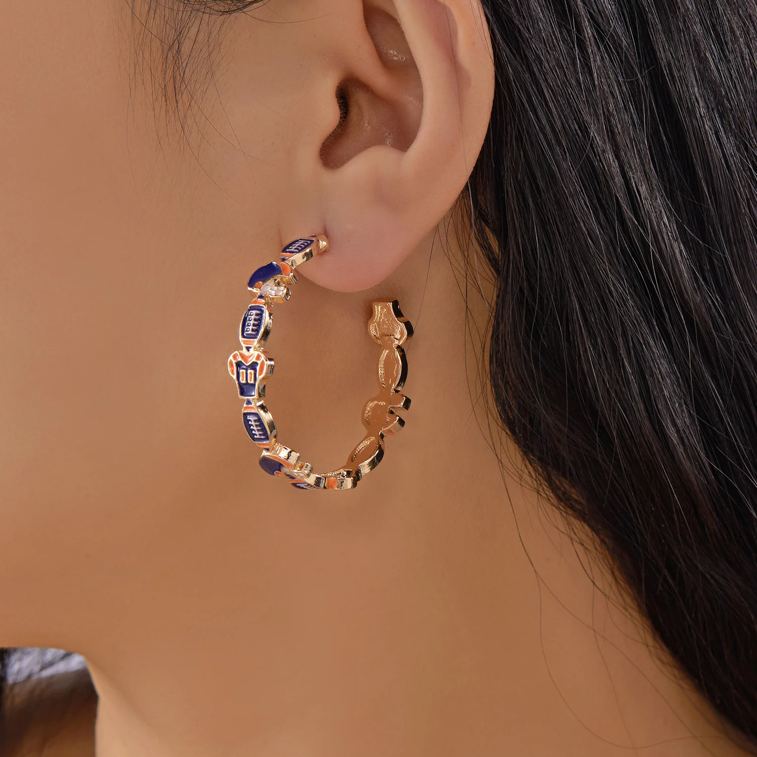 Trendige Rugby-American-Football-Bälle-Ohrringe für Frauen, exquisite übertriebene große C-förmige Ohrringe, Sport, Party, Schmuck, Geschenk – Detail 1