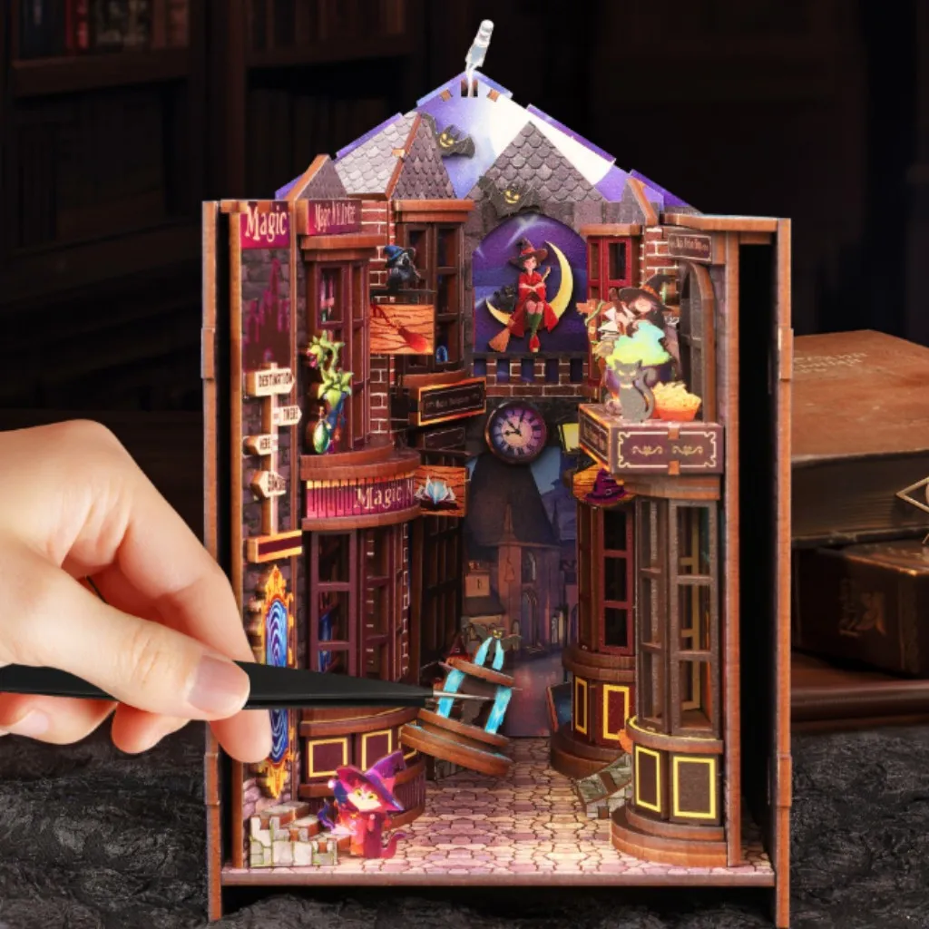 OUZEY Diorama de alho mágico imersivo, kit de nook de livro de contar histórias, modelo de casa em miniatura com iluminação LED, presente de decoração de mesa para adultos